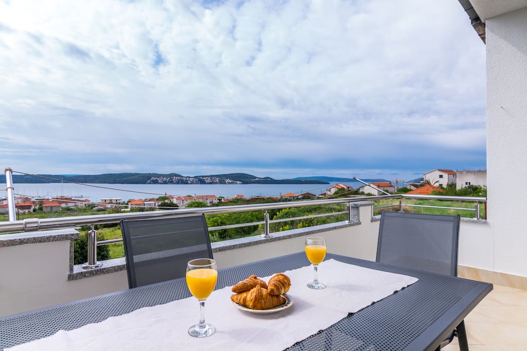 Dining table at the terrace