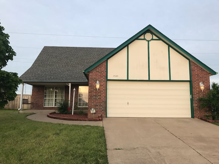 Family home 15 min from Downtown