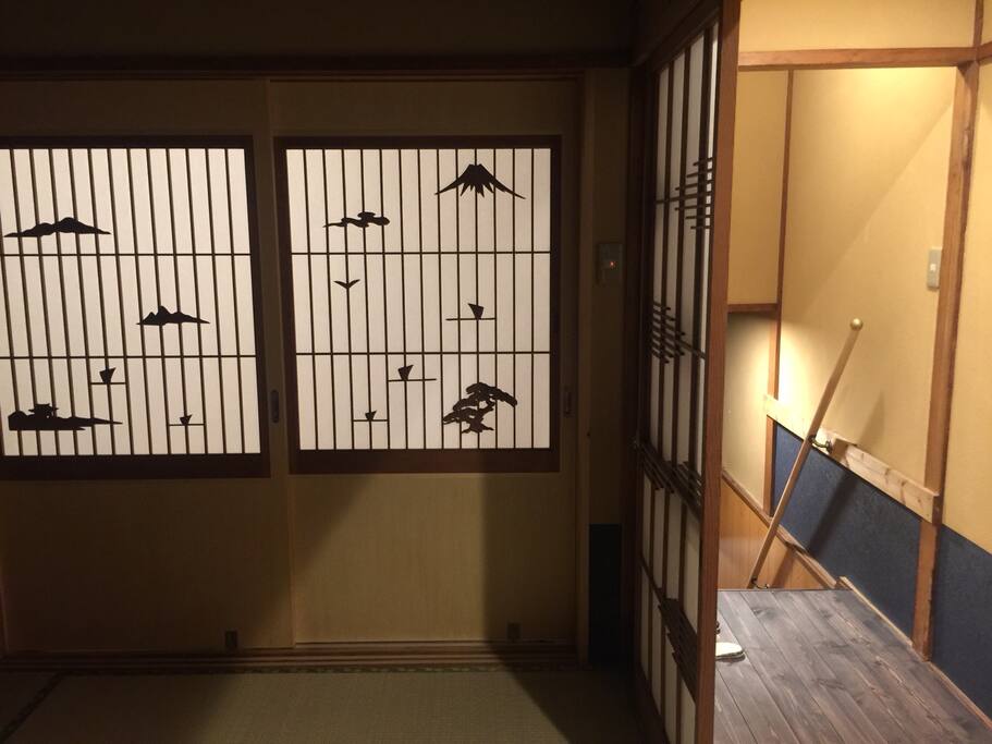 摆满古董和花艺 小而美的日式古典榻榻米居室 京都旅游攻略 尽在airbnb爱彼迎 摆满古董和花艺 小而美的日式古典榻榻米居室 京都旅游攻略 尽在airbnb爱彼迎
