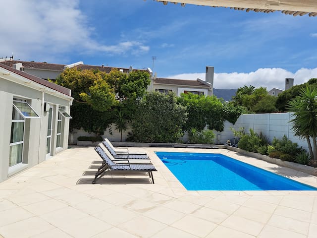 Central/Pool/Patio/BBQ