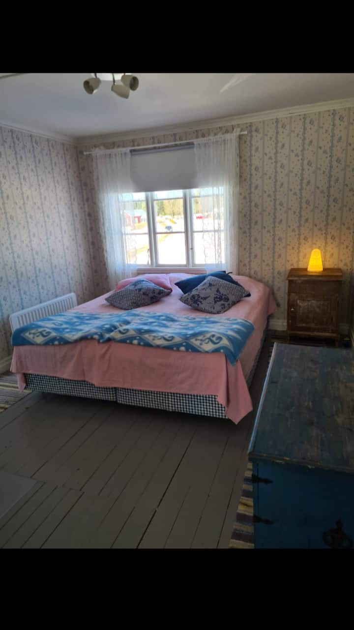 楼上有1号卧室。