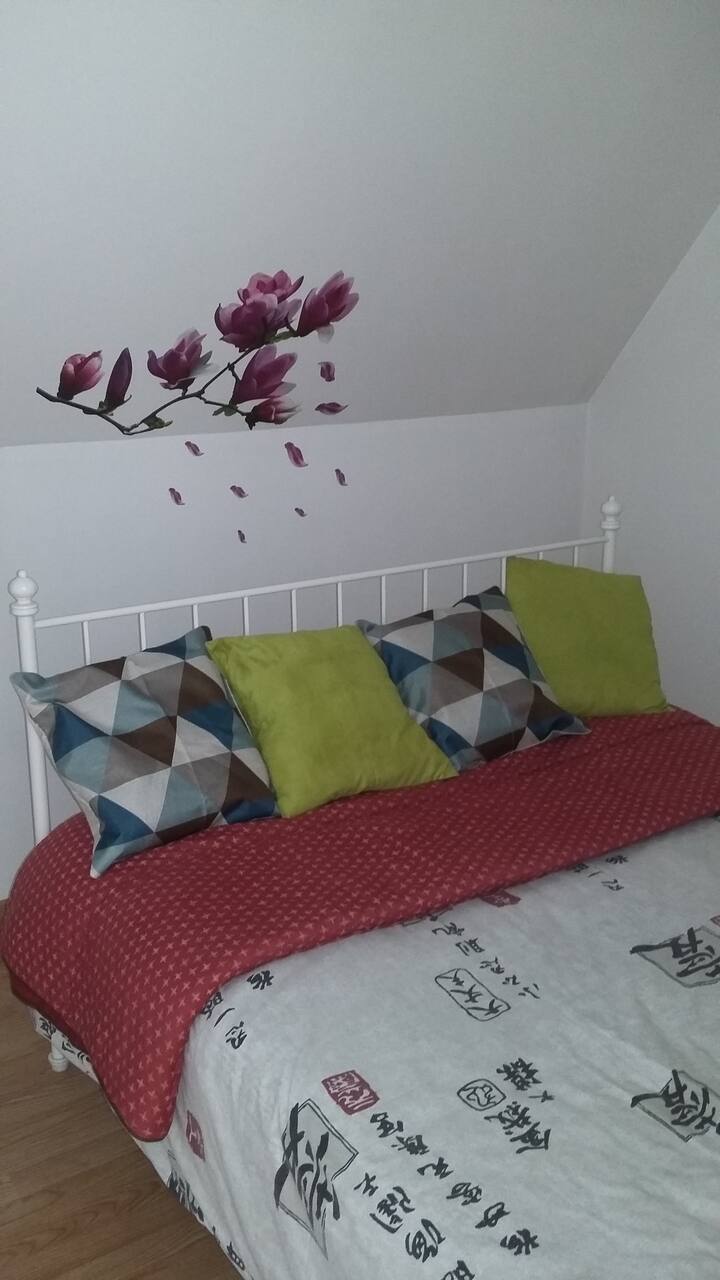 საძინებელი 2 (18მ2) ორადგილიანი საწოლი 140  190