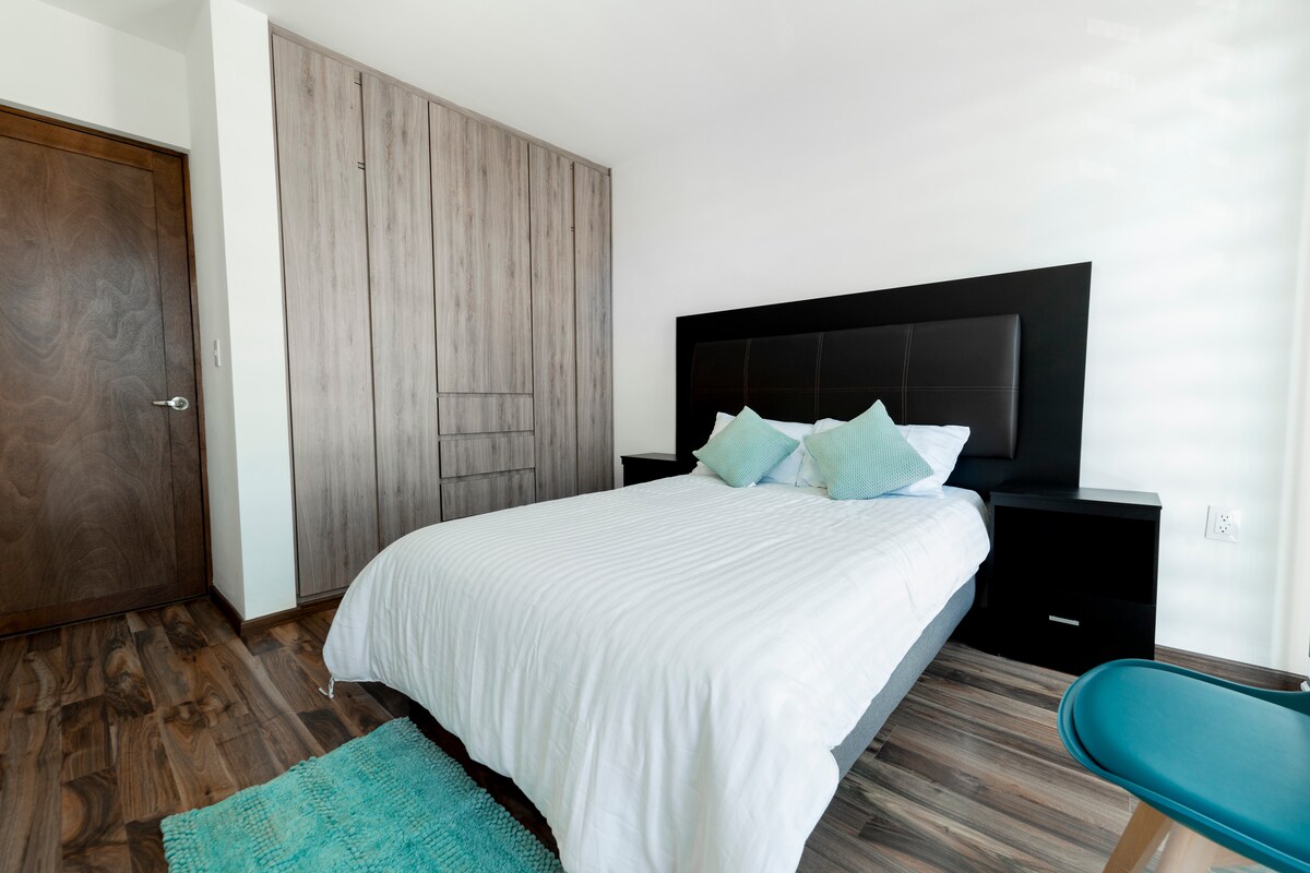 配备双人床的卧室