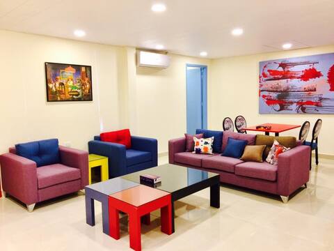 Spacious apartment in Hamra. Fits up to 12!