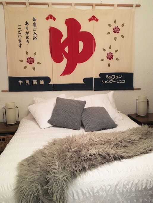 Ground floor bedroom with queen bed