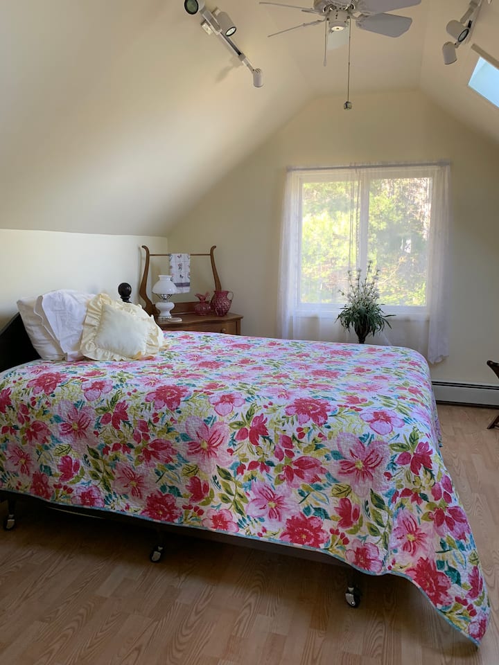 ห้องนอน 3 - เตียงควีนไซส์ 1 เตียง