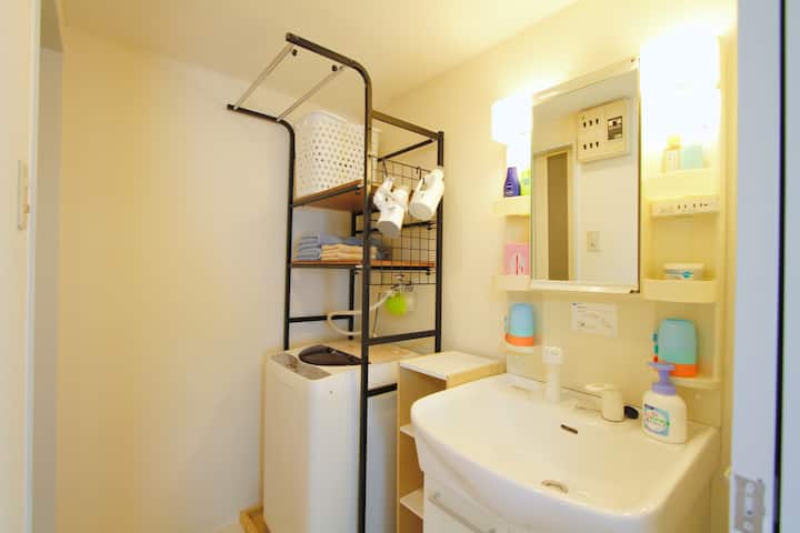 アメニティ付き洗濯機と洗面台1