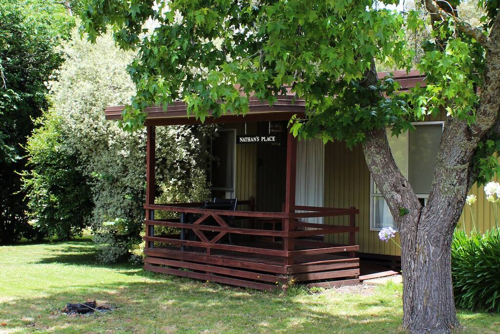 Situated in the township of Whitfield in Victoria’s North East, This spacious and beautifully presented, self-contained guesthouse has a friendly and welcoming atmosphere, ensuring a comfortable and memorable stay.