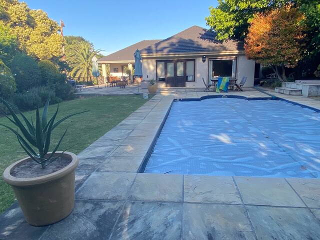 Spacious home in Tokai gallery image 2