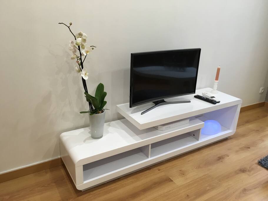 curved tv