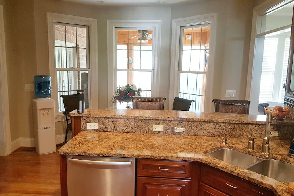 Kitchen and small eat-in area.