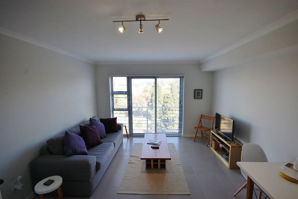 Open plan Lounge/Kitchen area.