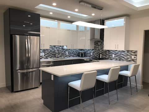 2 bedroom modern unit