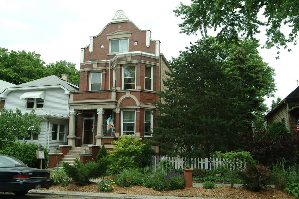 lovely home in Forest Park