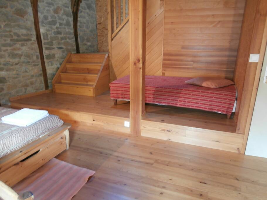 Lit 90 X 190 au RDC de la chambre