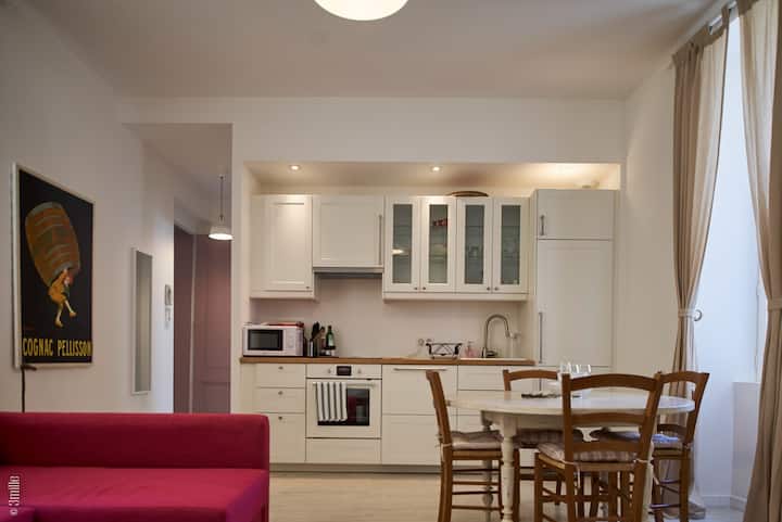 Quiet 1st Floor 1 Bedroom Gem In Blaye Centre - Pauillac