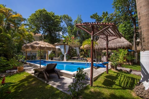 Habitación privada en la mejor ubicación, alberca.