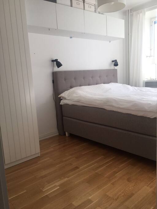 180 cm säng