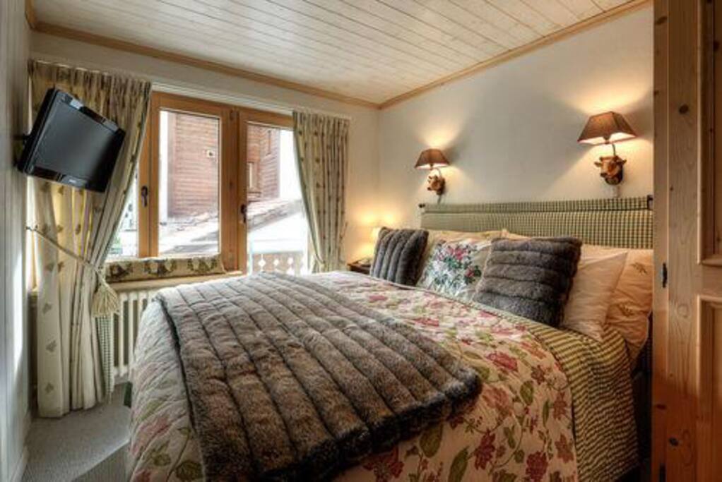 Central, Charming and Cosy - perfect for holidays with family and friends!
