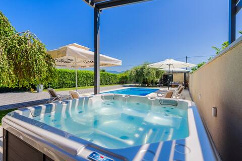 Villa Jerković villa in Metković, heated pool, jacuzzi