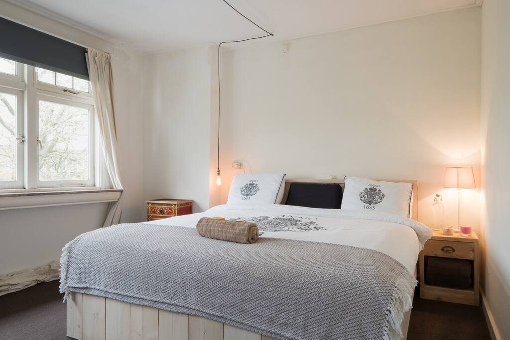 Master bedroom, bed; 180x200