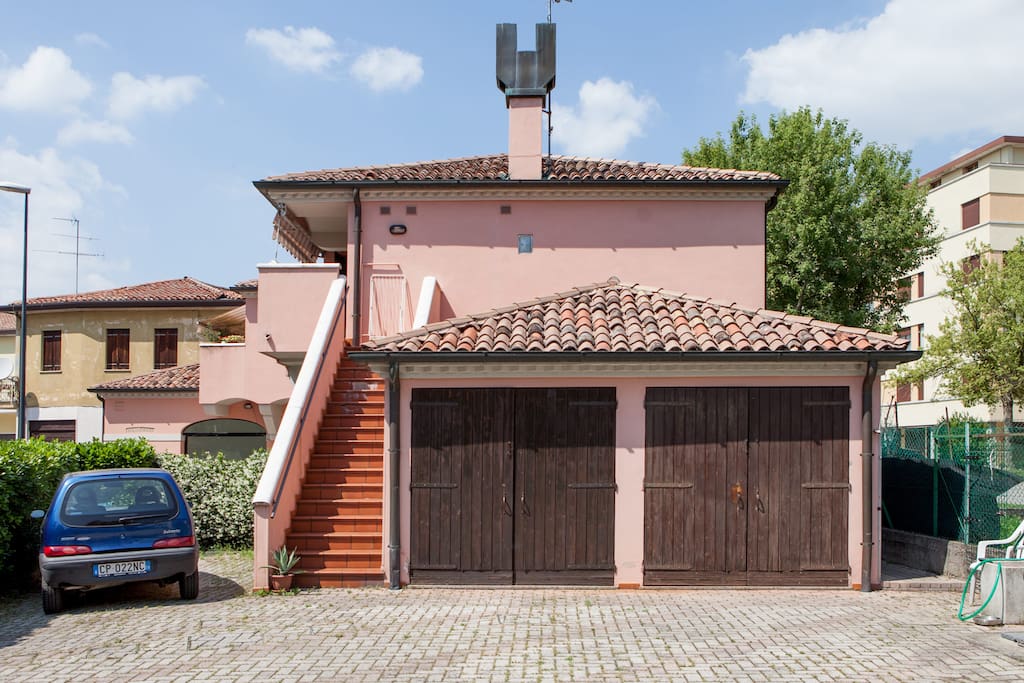 The house / La casa