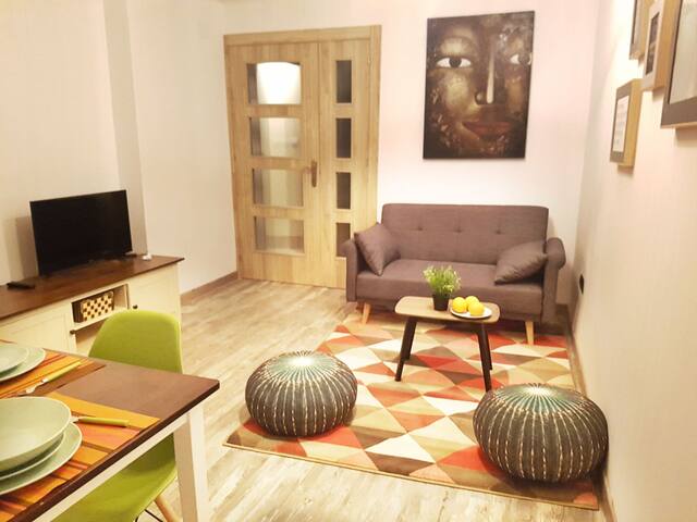 CITY CENTER 5 MINUTES, WALKING DISTANCE  BEACH