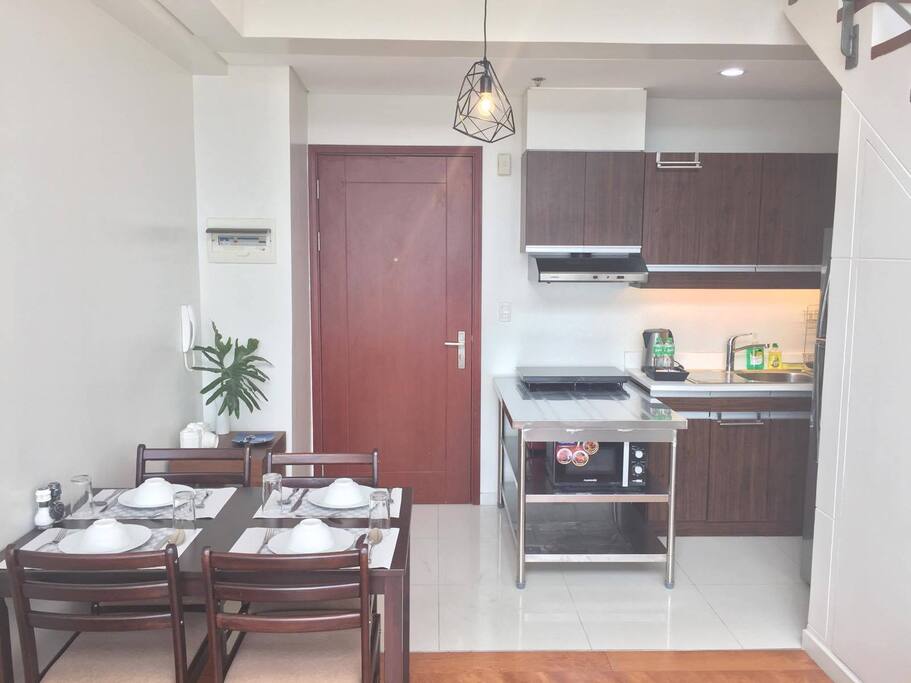 Spacious dinning and kitchen area
