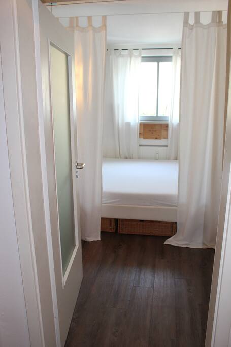 Schlafzimmer 1