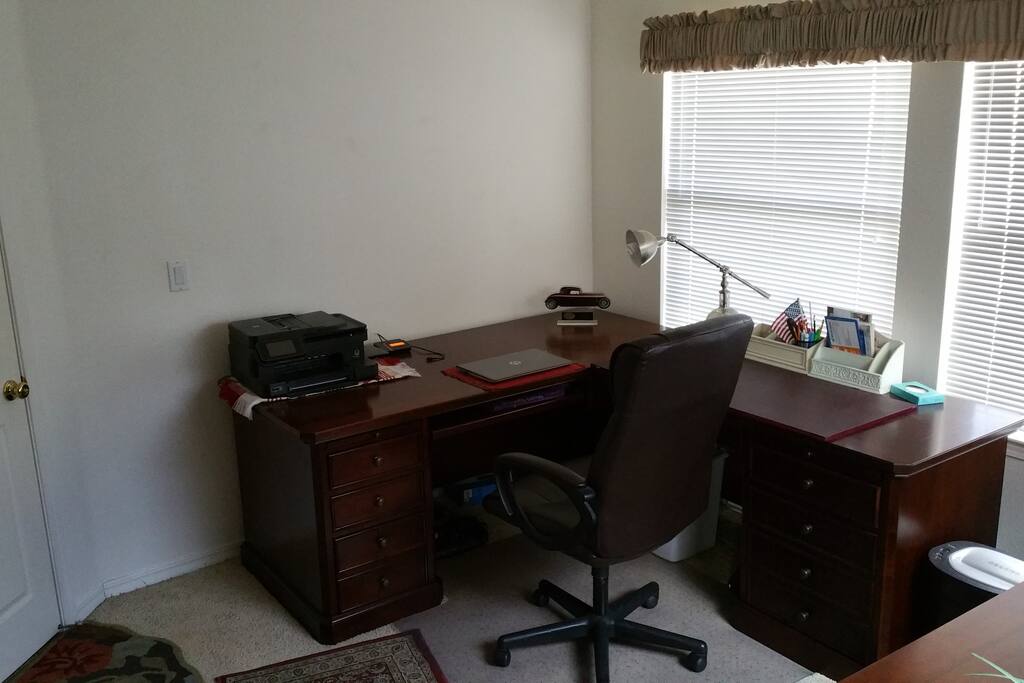 OFFICE AREA WITH WIFI