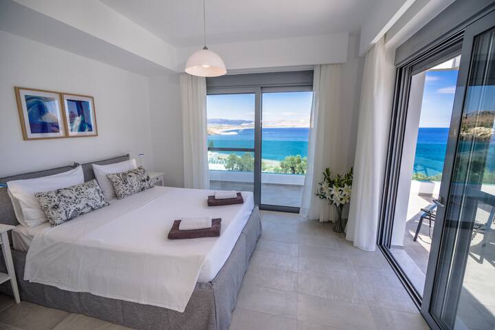 Luxurious Sunrise 3 villa in Vlycha Bay gallery image 5