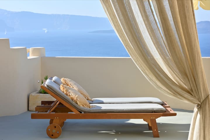 Archon Villa by K&K (outdoor jacuzzi) gallery image 4