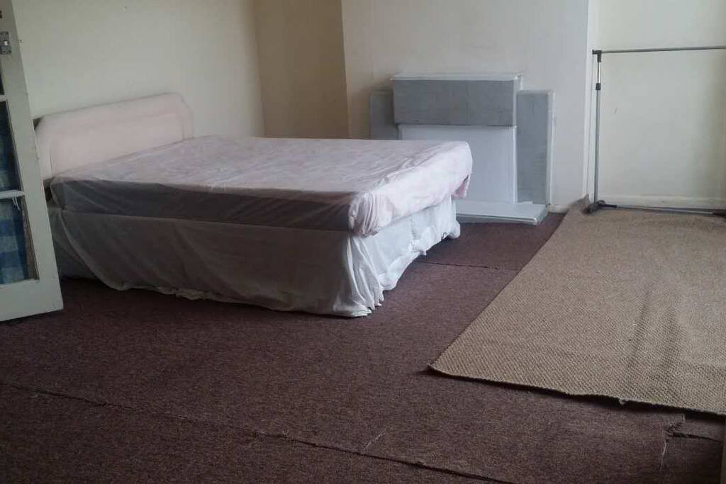 kingsize bed