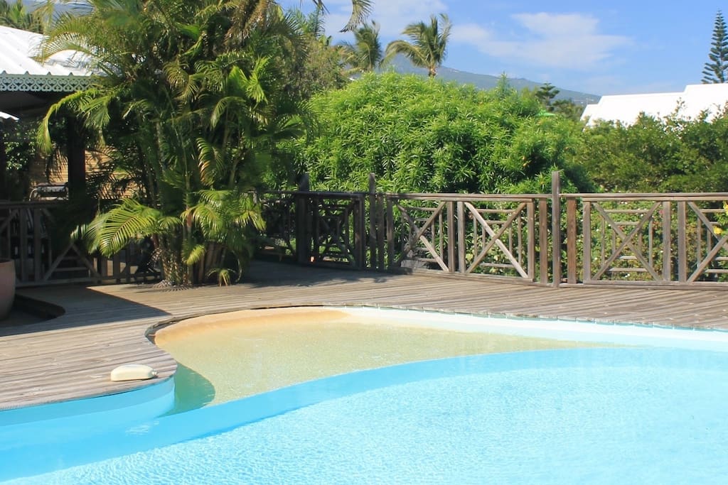 Piscine vue montagne