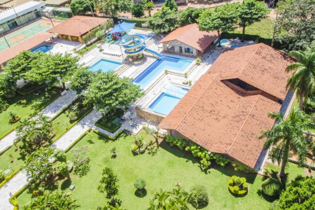 Apartamento Hotel imperio romano p/ 8 pessoas. - Privê das Caldas의 아파트에서 살아보기, Goiás, 브라질