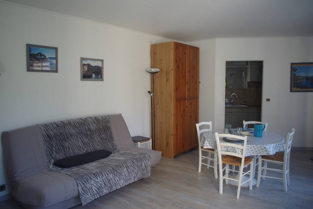 main room - pièce principale