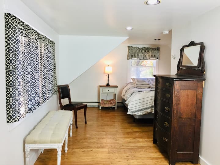 二楼标准双人床卧室