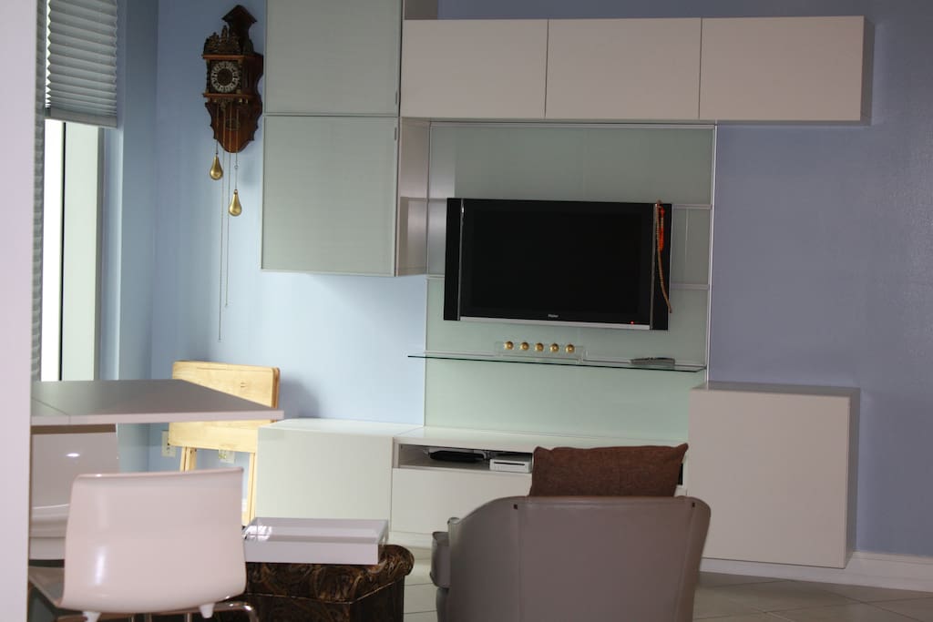 Airy TV seating