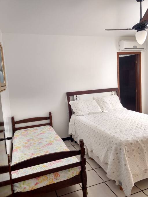 Quarto 1: Suite c/ cama de solteiro