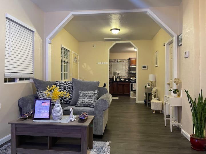 Spacious 2bd/1ba House With Huge Backyard - San Jacinto, CA