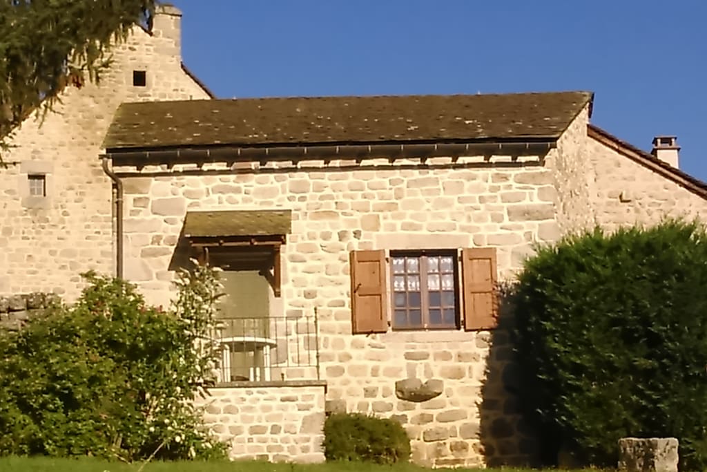Maison dans ancienne ferme lozérienne Maisons