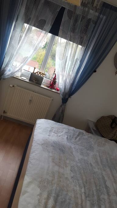 Schlafzimmer Bett 1,40m×2,00m