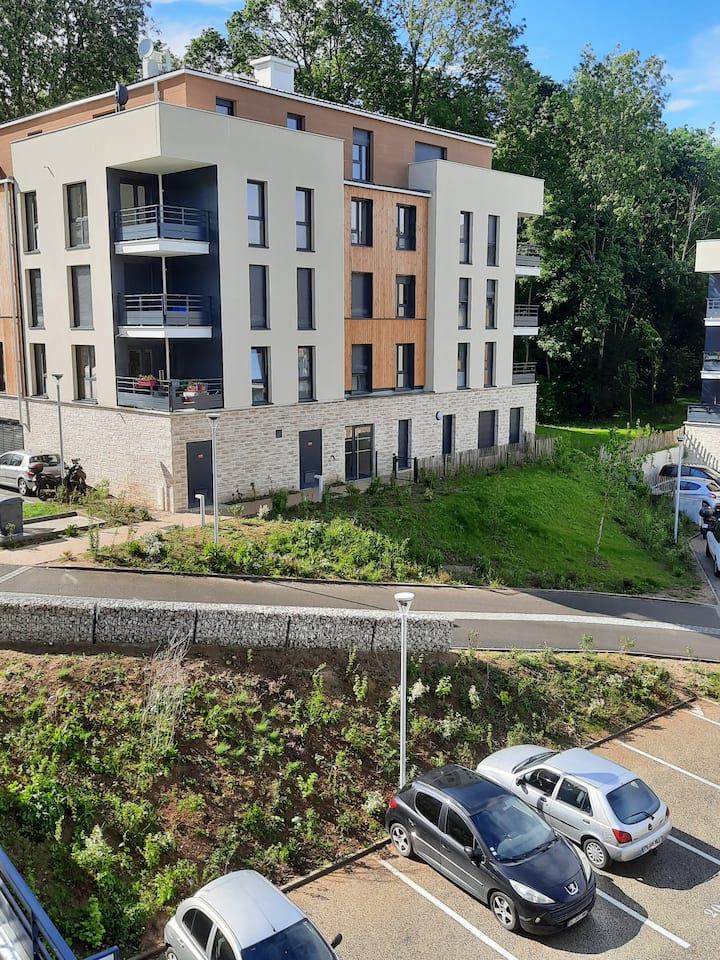 new apartment T2 in the heart of the state forest. Apartments for