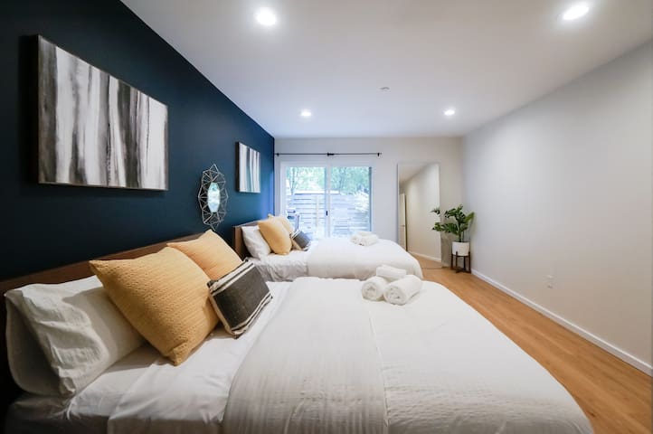 3BR Urban Escape w/ Kitchen + Rooftop Deck gallery image 2