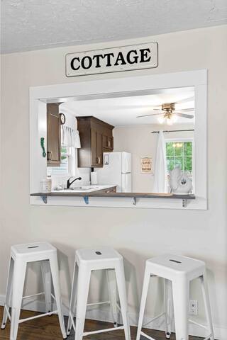 The Cottage on 1st-Short Walk to Parlee Beach gallery image 2