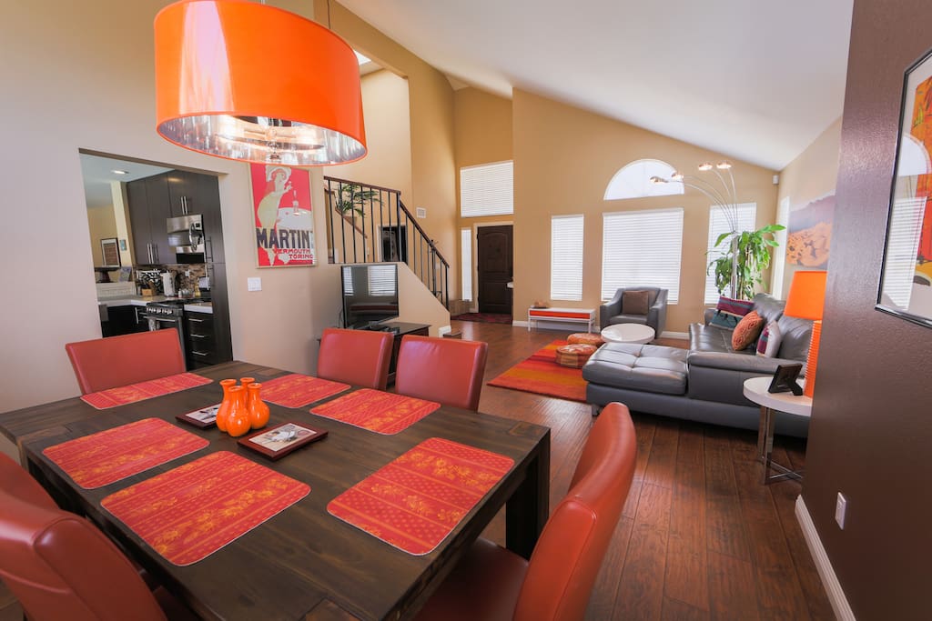 Formal Dining and living room. Wi-Fi Sat. TV with free Netflix and Amazon Prime