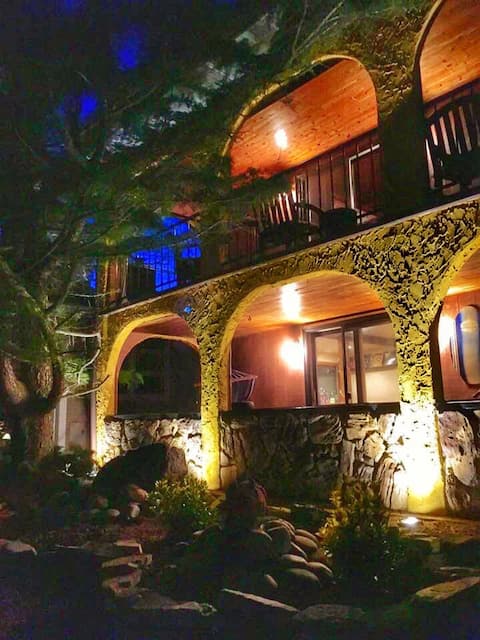 Unique Spanish Villa (no loud parties)
