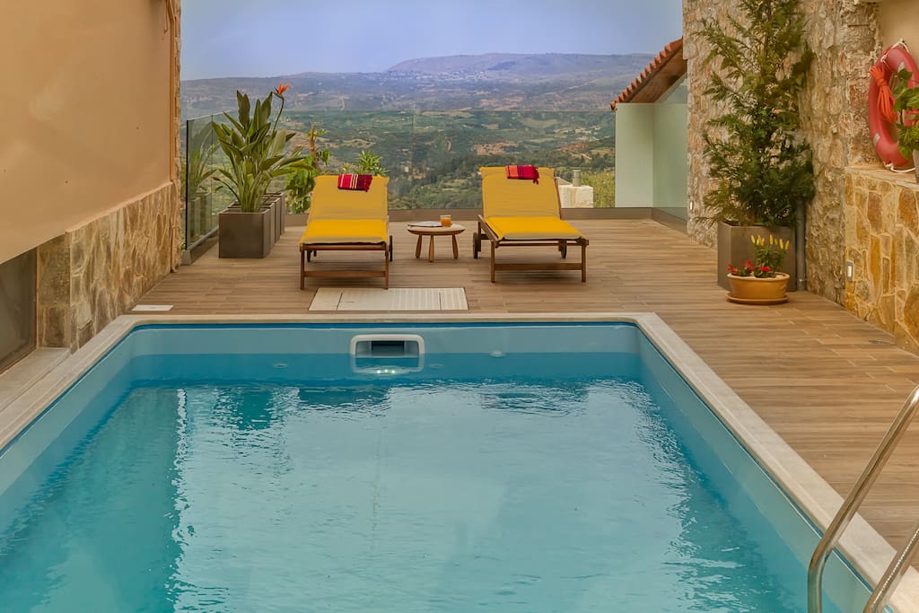 The 8x3 meter private pool is surrounded by a beautifully place in full isolation, where you can enjoy Cretan charms