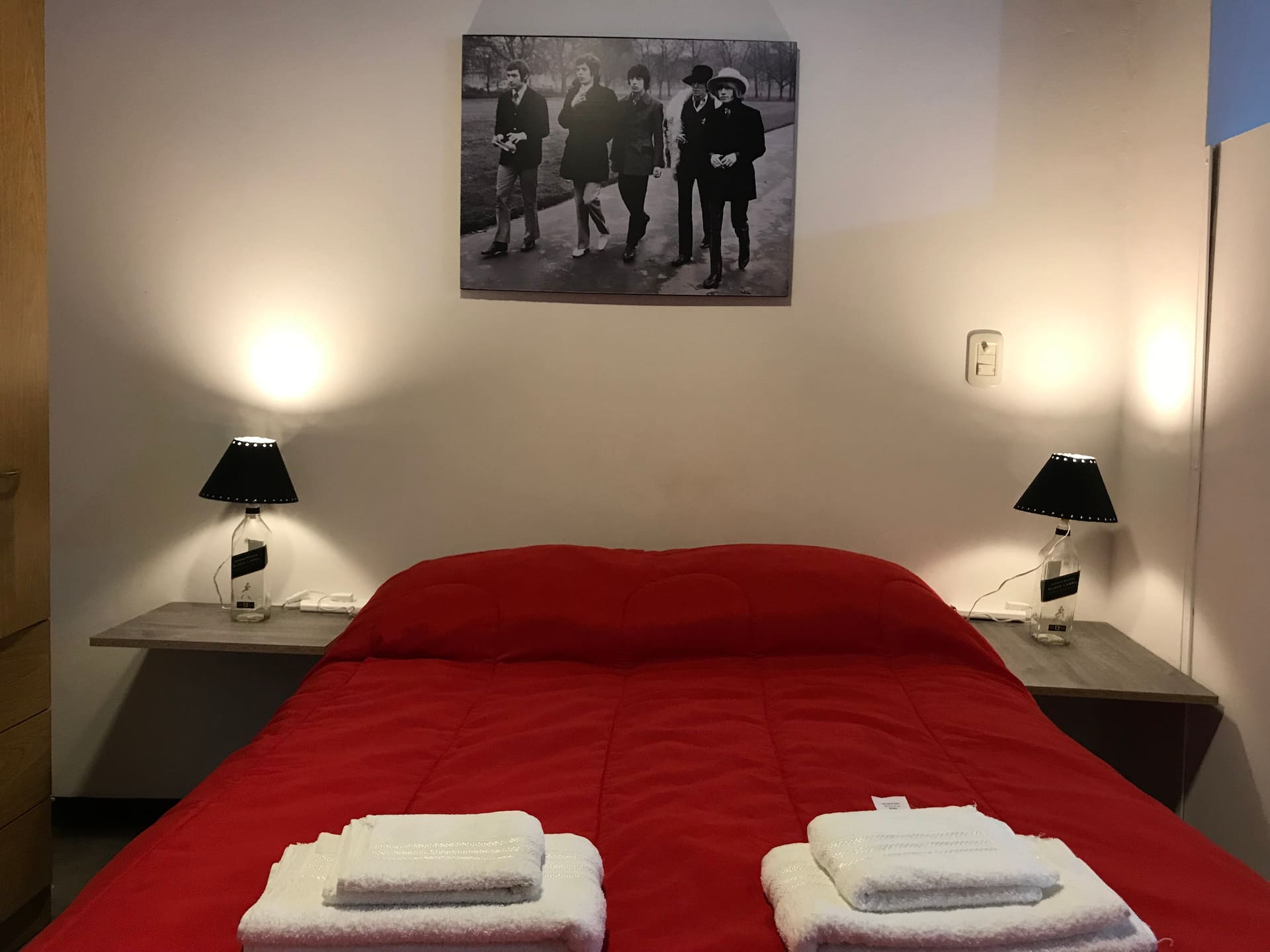 R. Stoness - Themed Loft (Samps Rentals)