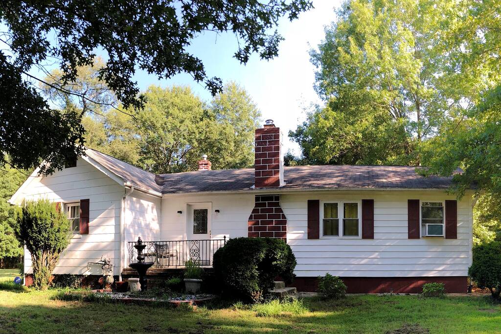 7.5 acre land surrounding the home.